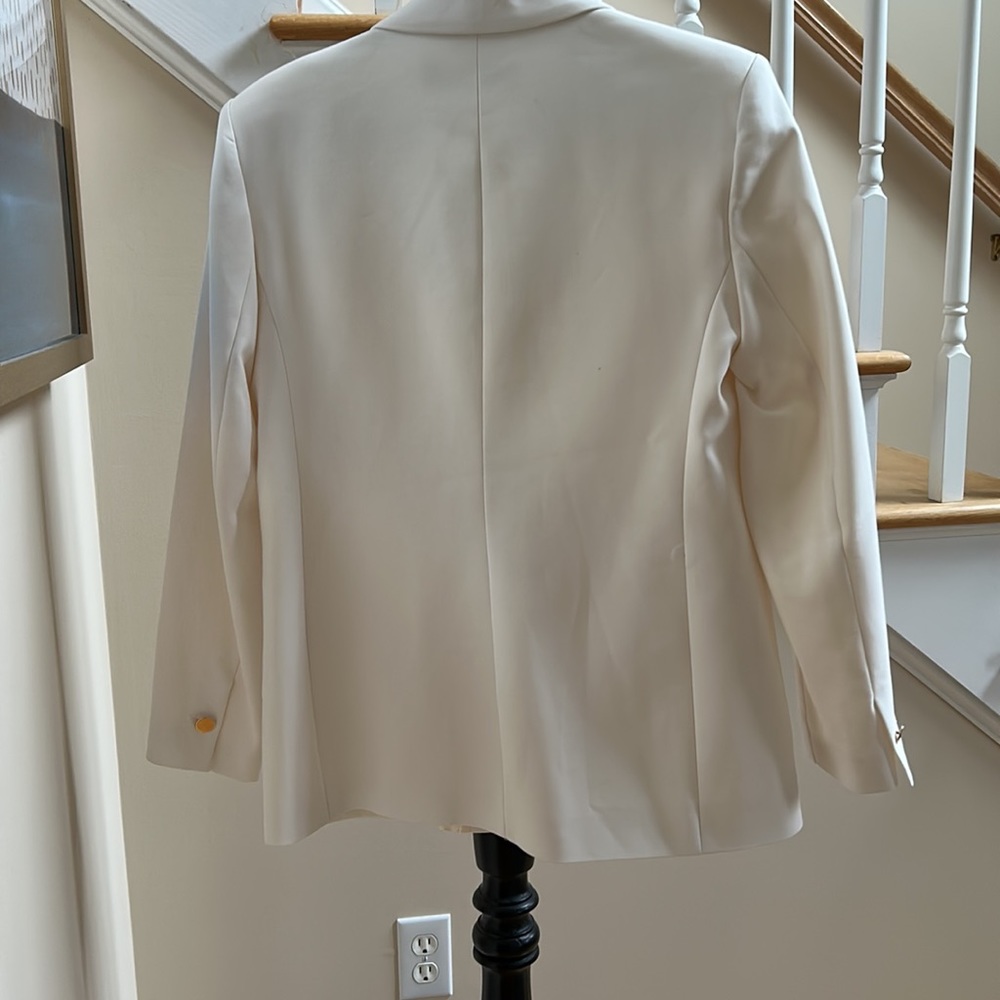 Blazer - Picture 3 of 5